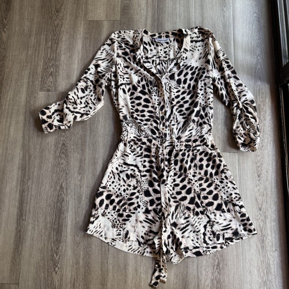 Jennifer Lopez Size 6 Romper Animal Print Long Or 3/4 Sleeve Buttons Mob Wife - Picture 11 of 12